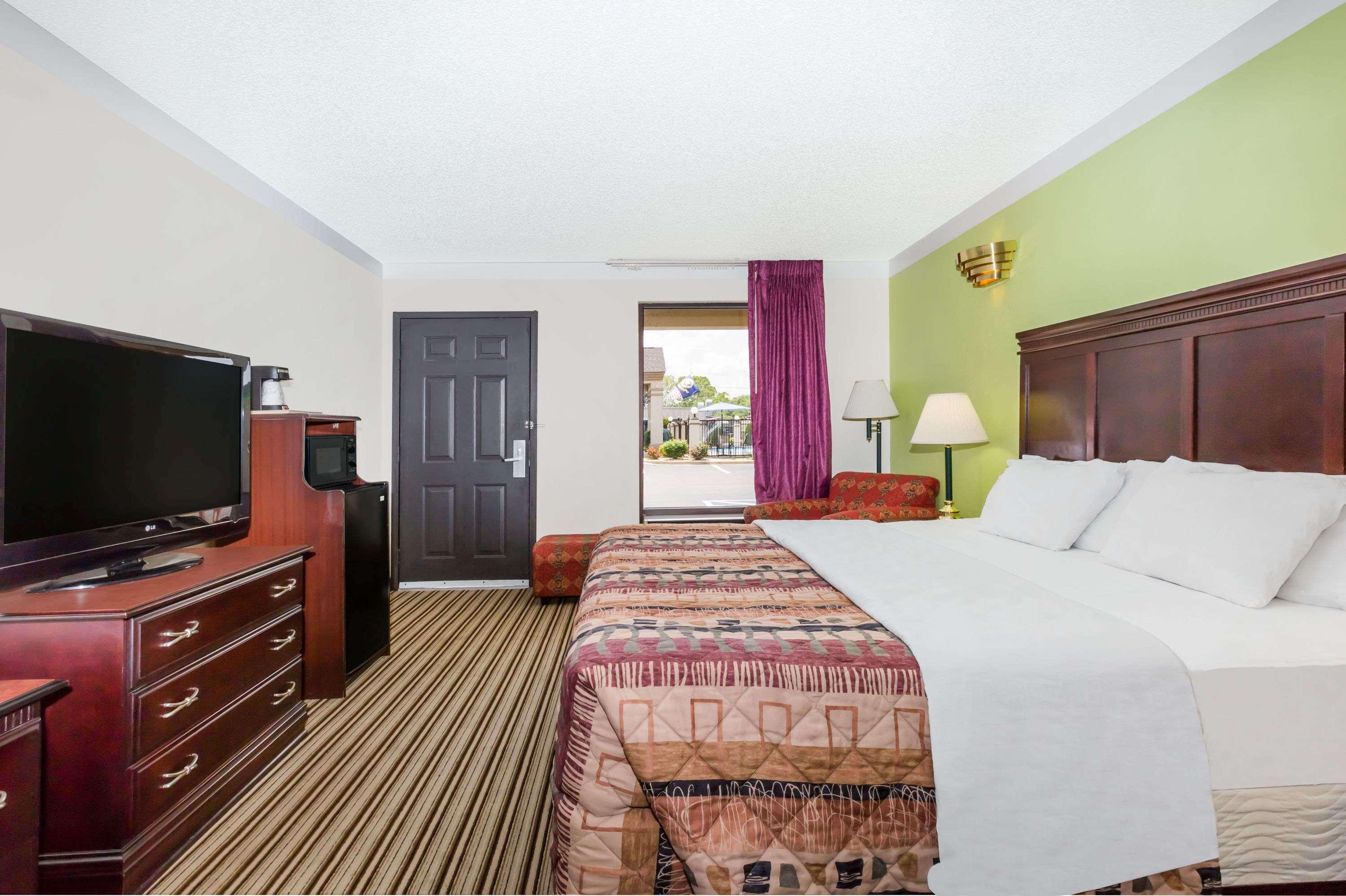 Days Inn - Oneonta Exterior photo